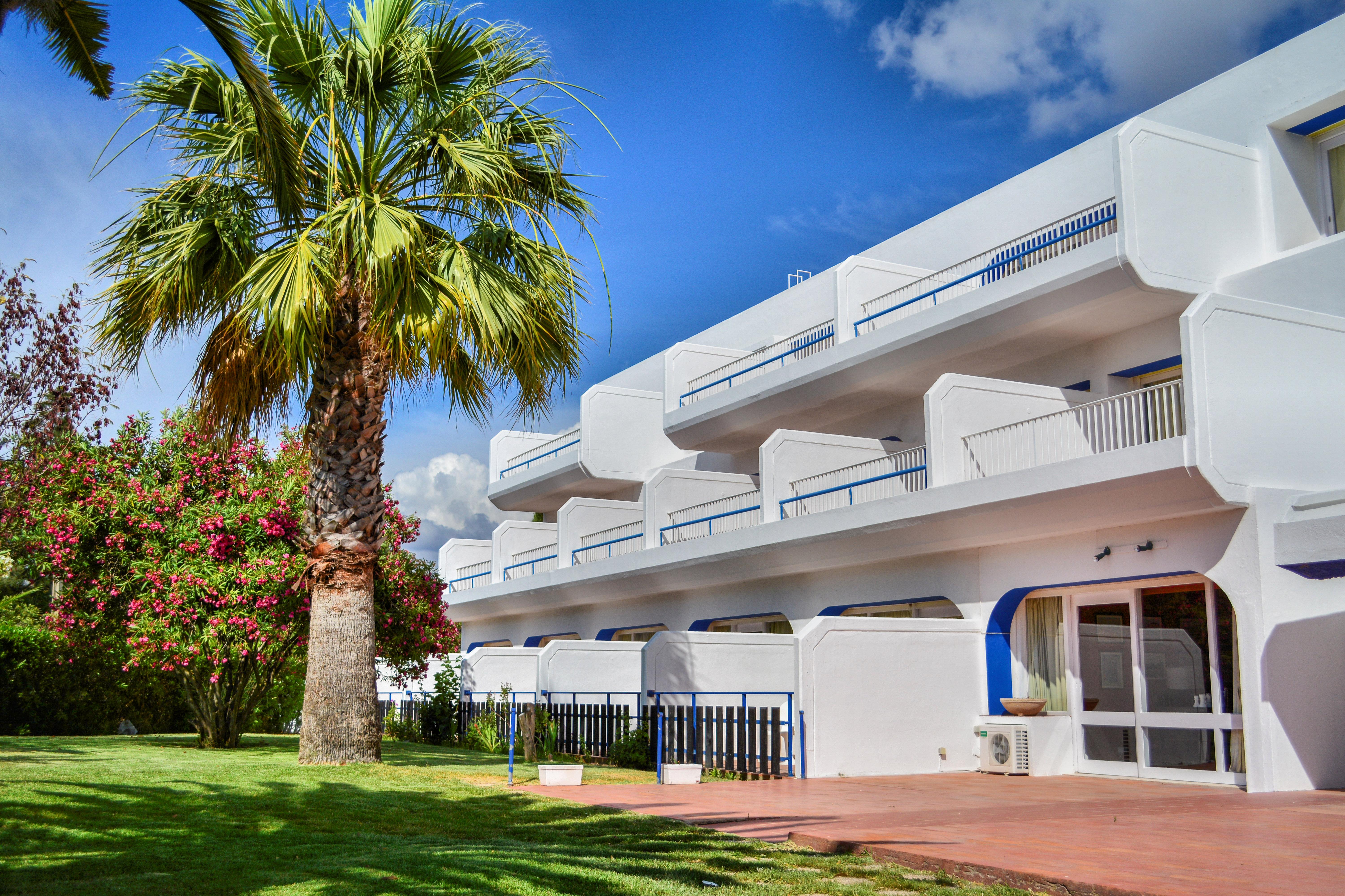 Hotel Carvoeiro Plaza Exterior photo