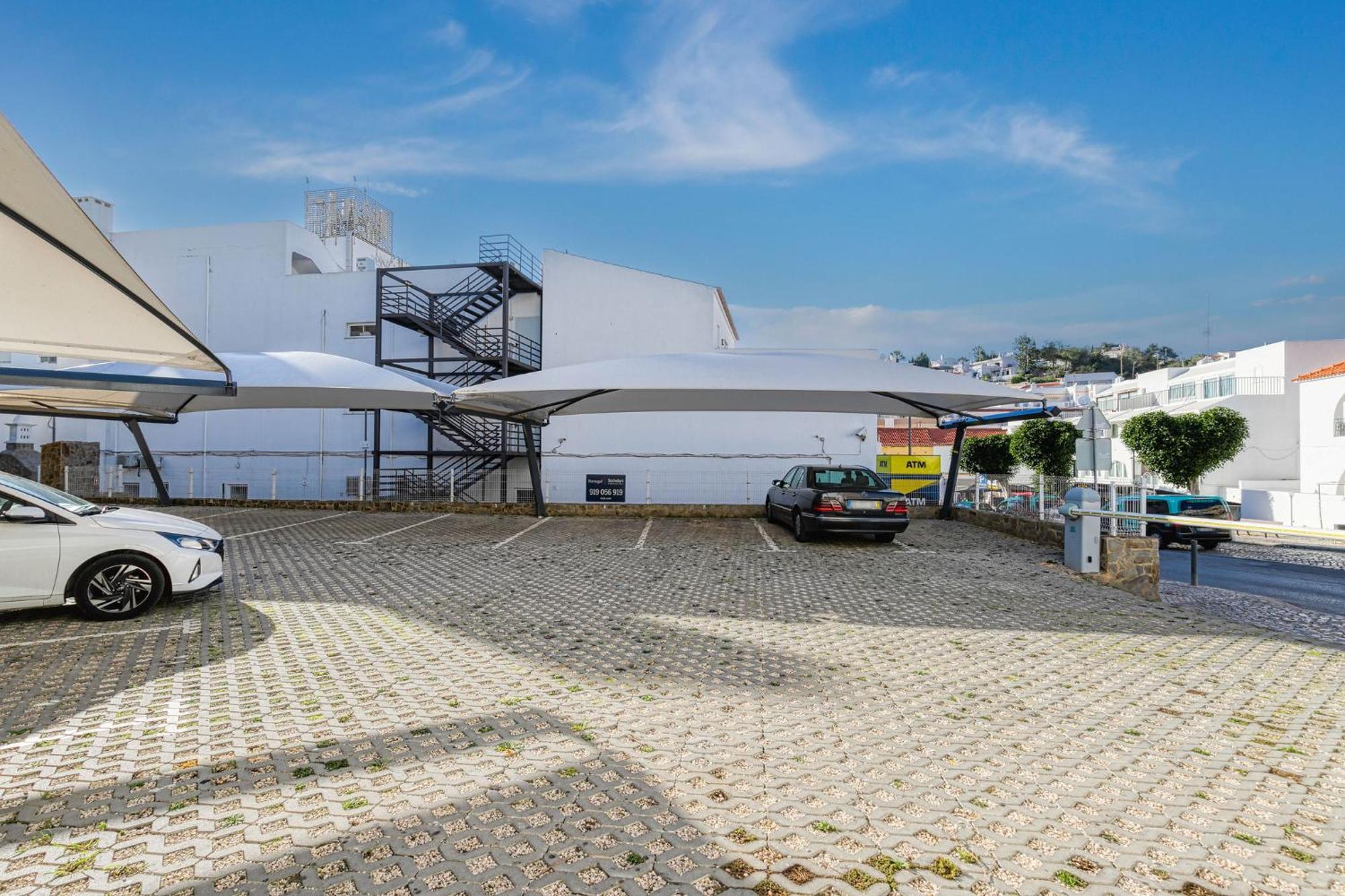 Hotel Carvoeiro Plaza Exterior photo